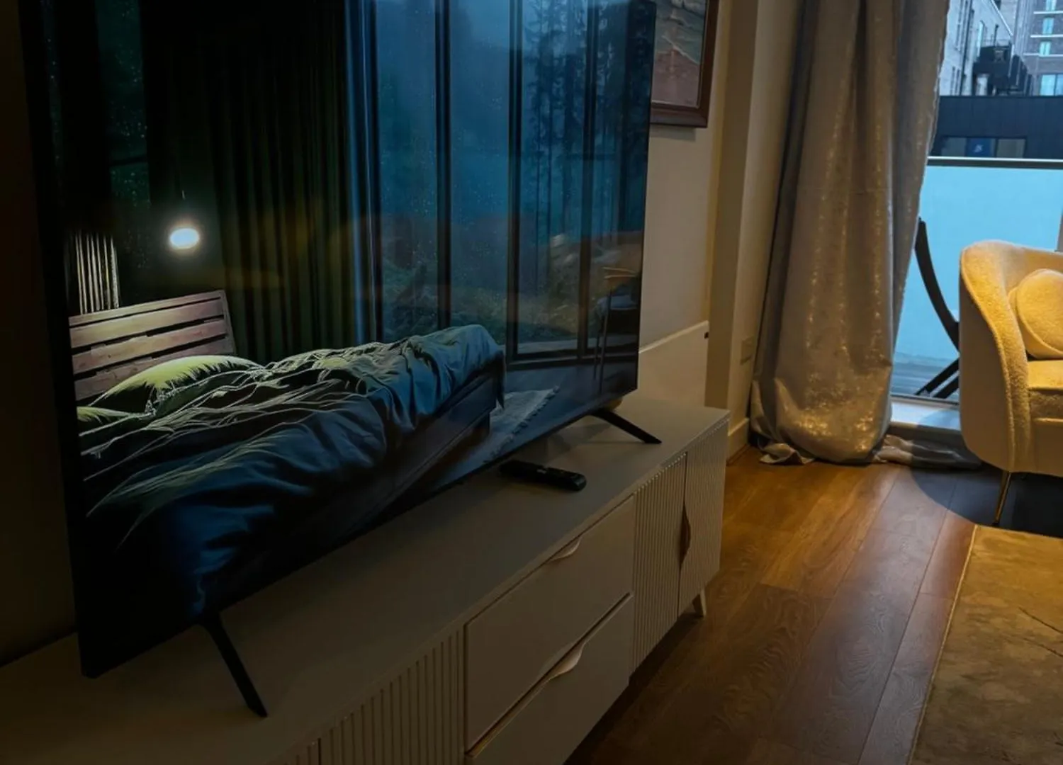 Апартаменты Entire Luxurious River Side 1 Bedroom Flat University East London Excel City Airport