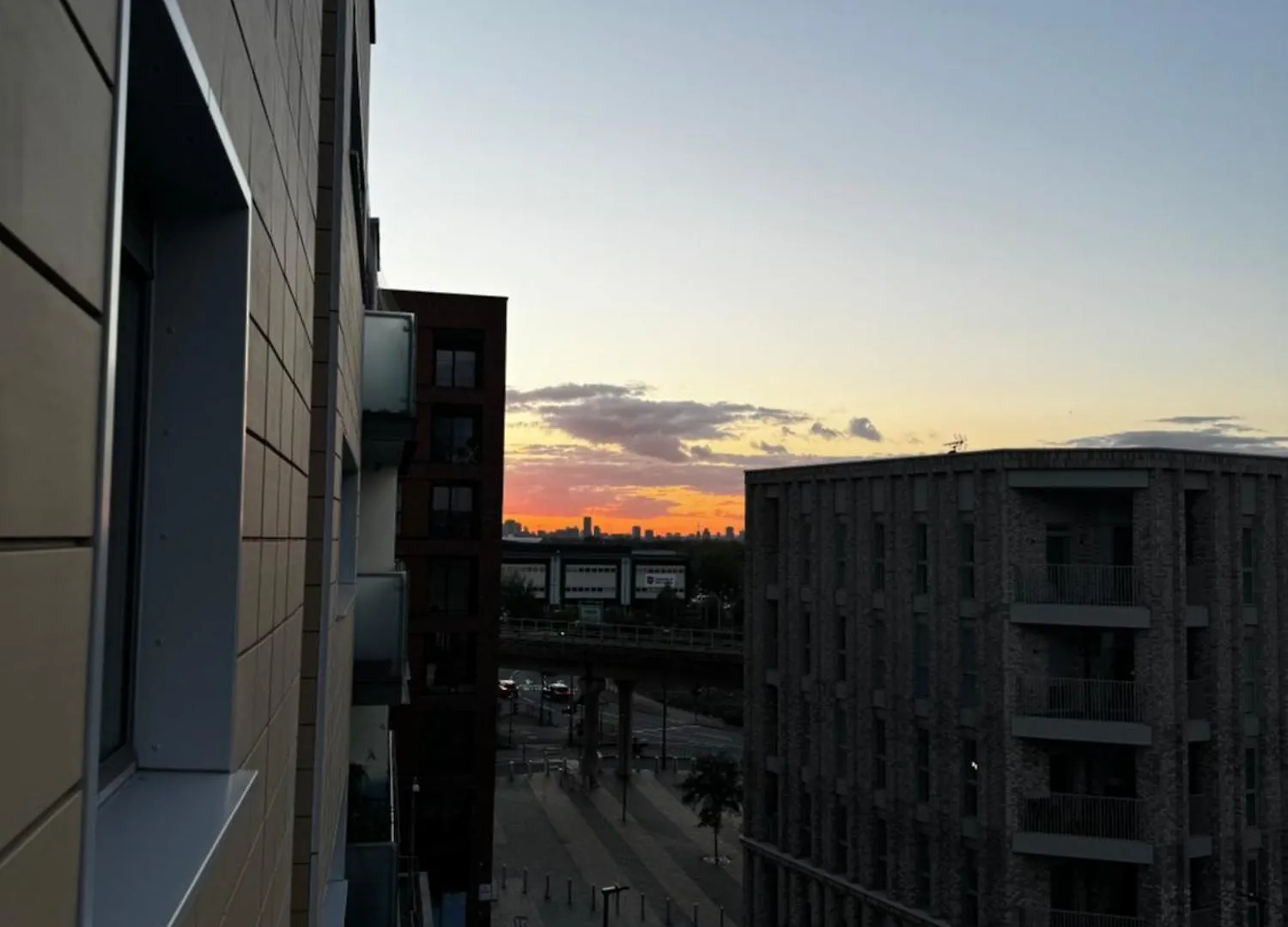 Апартаменты Entire Luxurious River Side 1 Bedroom Flat University East London Excel City Airport