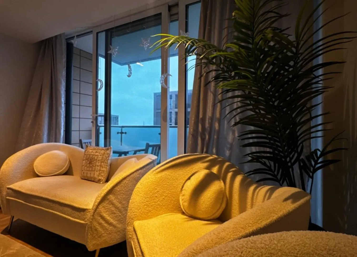 Апартаменты Entire Luxurious River Side 1 Bedroom Flat University East London Excel City Airport