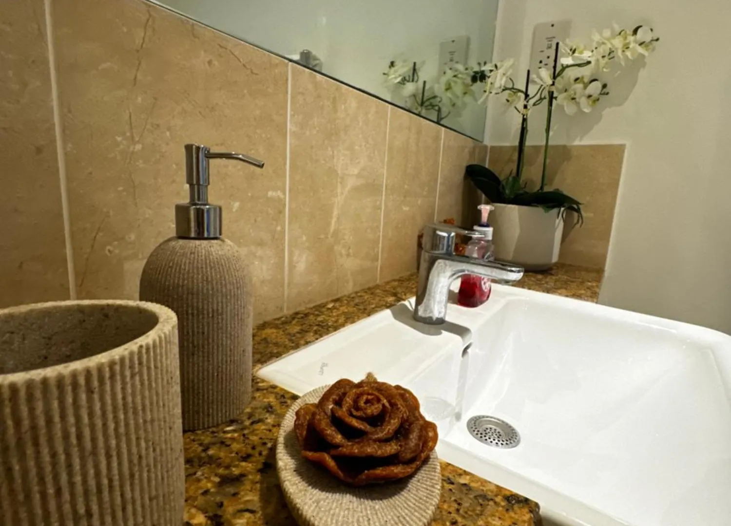 Апартаменты Entire Luxurious River Side 1 Bedroom Flat University East London Excel City Airport Великобритания