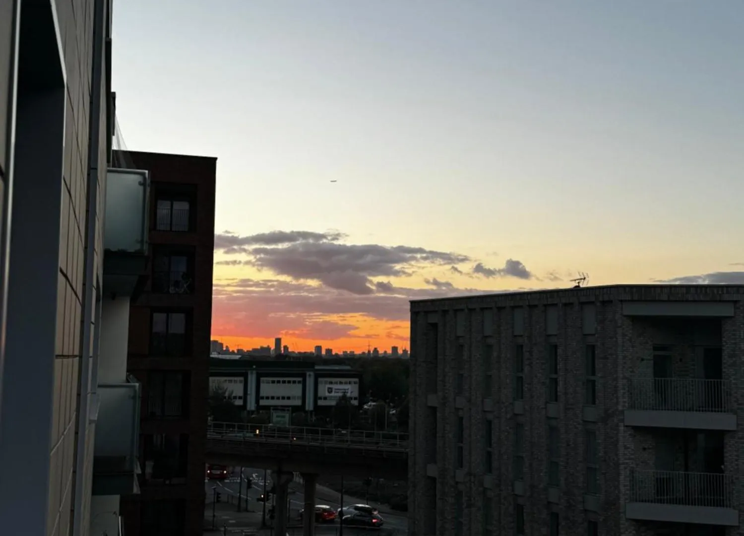 Entire Luxurious River Side 1 Bedroom Flat University East London Excel City Airport 0*,  Великобритания